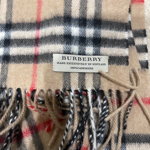 Burberry Traditional Checkered 100% Cashmere Medium Beige Scarf - Picture 5 of 11
